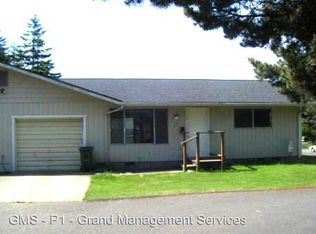 365 Ackerman Ave, Coos Bay, OR 97420