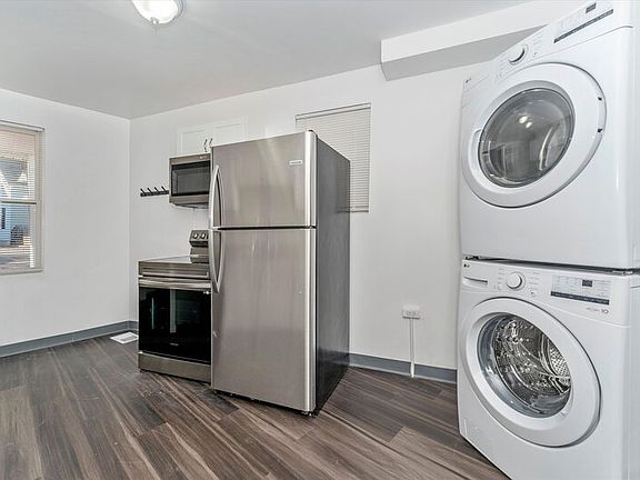 4th image of 541 Salem Ave APT 1