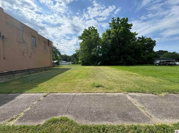 822 Clark St, Paducah, KY 42003