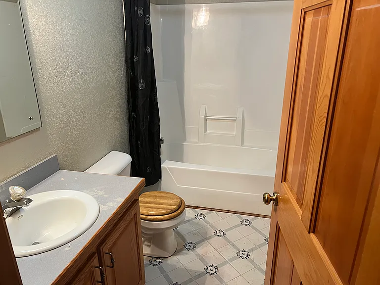 358 Peterson Dr — Photo 27