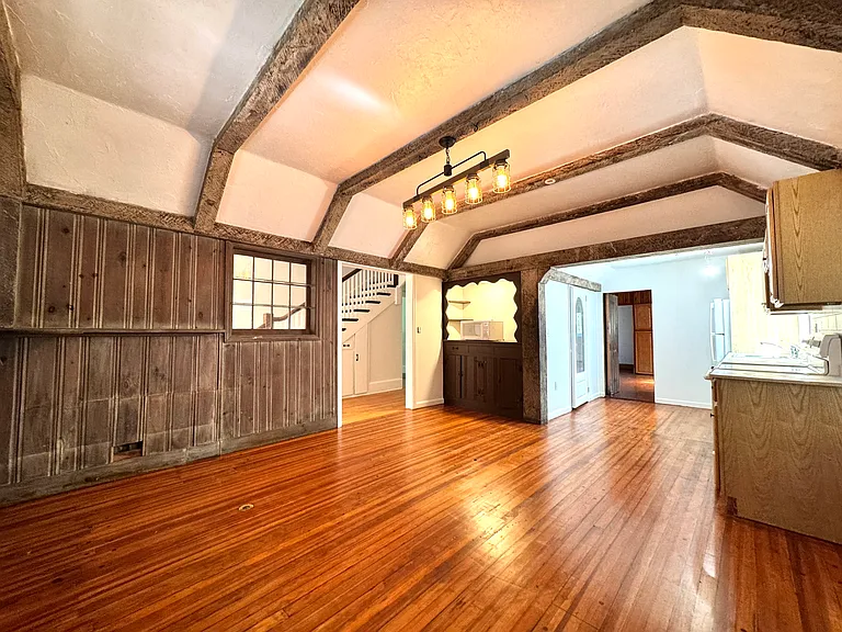 560 Taxter Rd — Photo 24