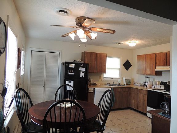 2nd image of 3813 Trout Ct