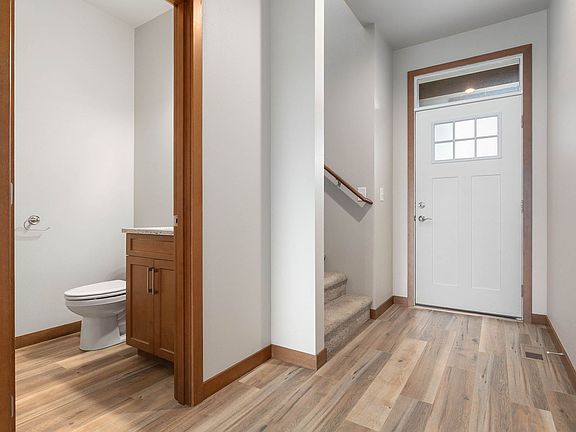 4th image of 313 Nooksack Ave #A