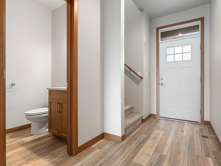 313 Nooksack Ave — Photo 4