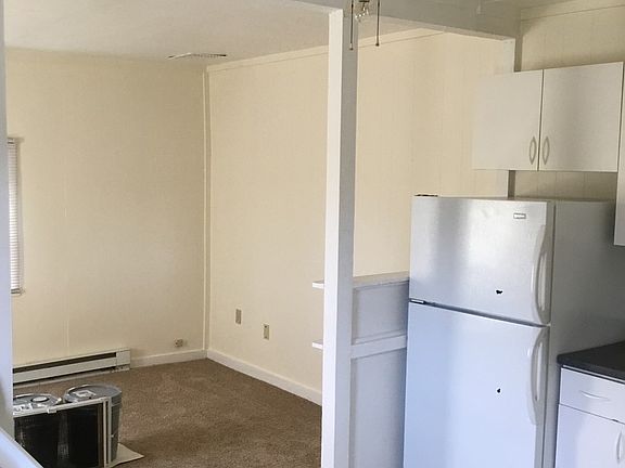 5th image of 122 E High St #102