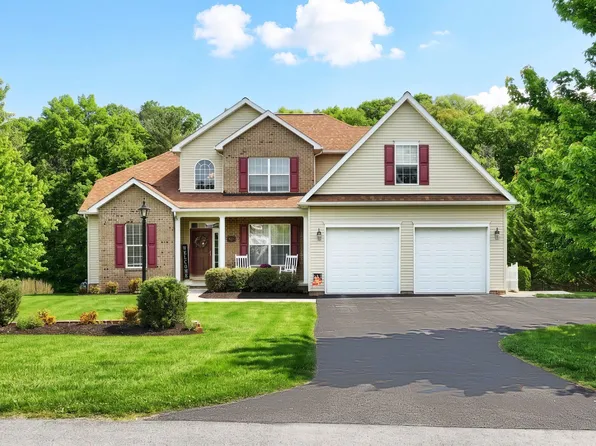 95 E Summit Dr, Littlestown, PA 17340