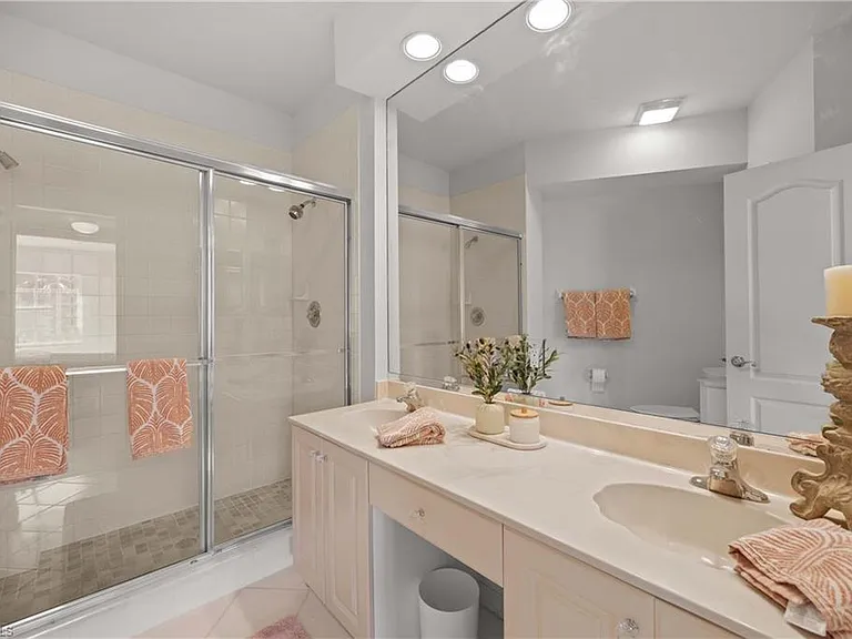 8415 Excalibur Cir #B10 — Photo 15