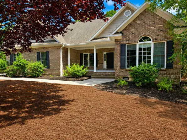 141 Longleaf Drive, West End, NC 27376