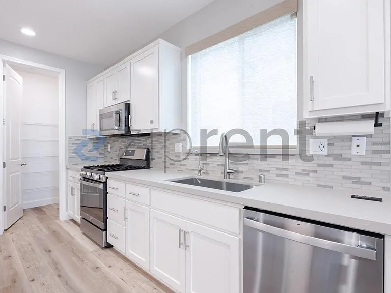 2776 Elderberry St — Photo 12