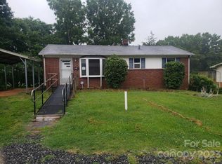 225 W 20 1/2 St, Newton, NC 28658