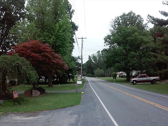 4th image of 1242 Blue Mountain Dr