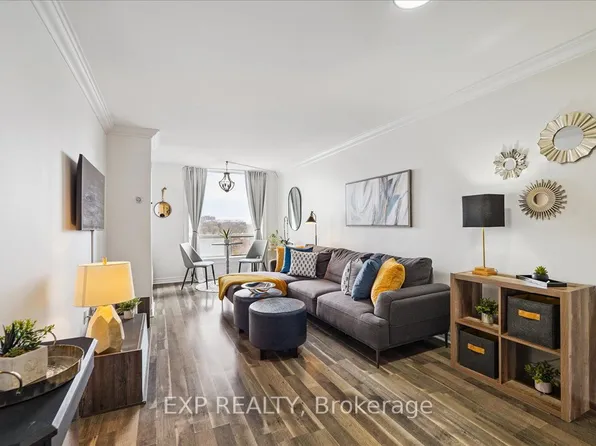 3 Hickory Tree Rd #802, Toronto, ON M9N 3W5