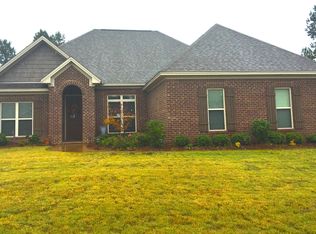 925 Southern Hills Dr, Wetumpka, AL 36093