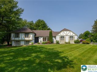 2670 Mountain View Cir, Emmaus, PA 18049