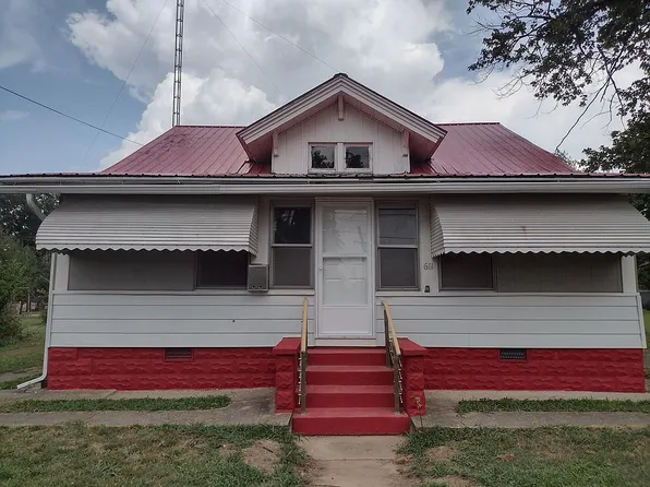 611 S Hancock St, Mc Leansboro, IL 62859