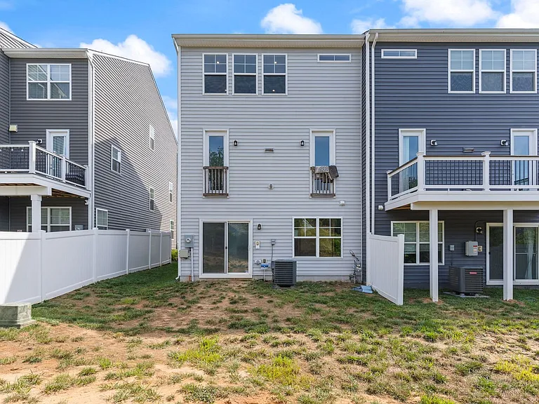 18277 Summit Pointe Dr — Photo 32