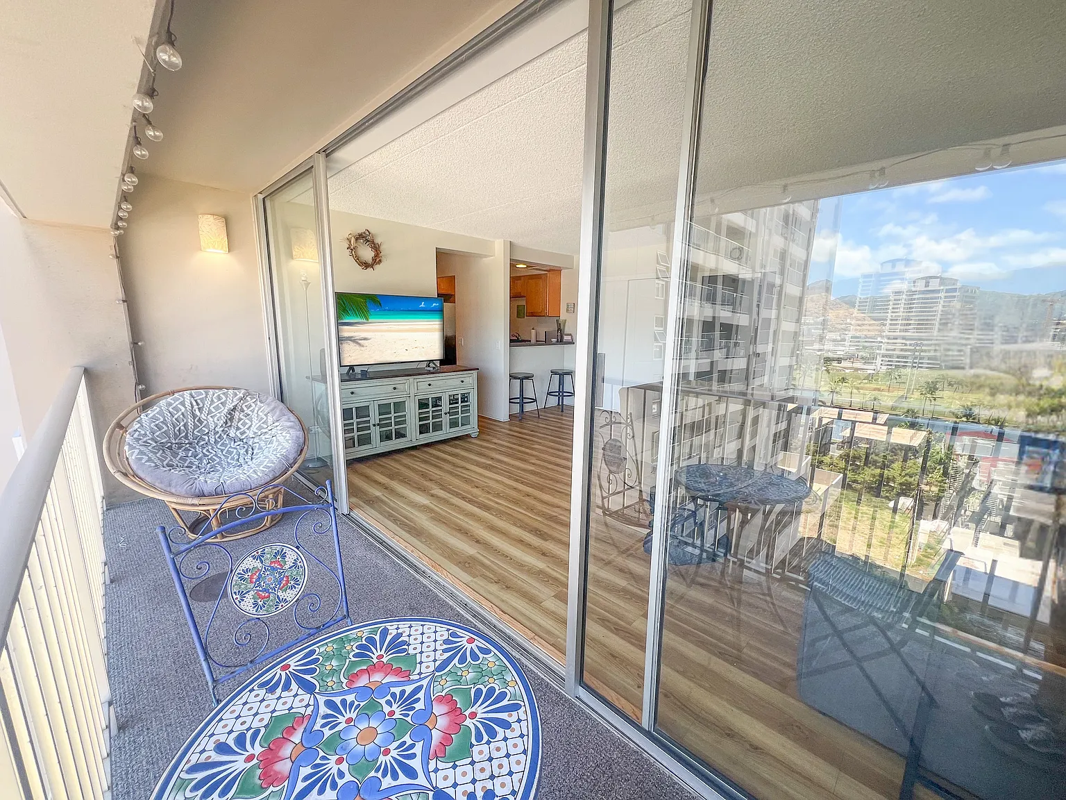 2 bed, 1.5 bath, 910 sqft, $3,250 — Photo 3