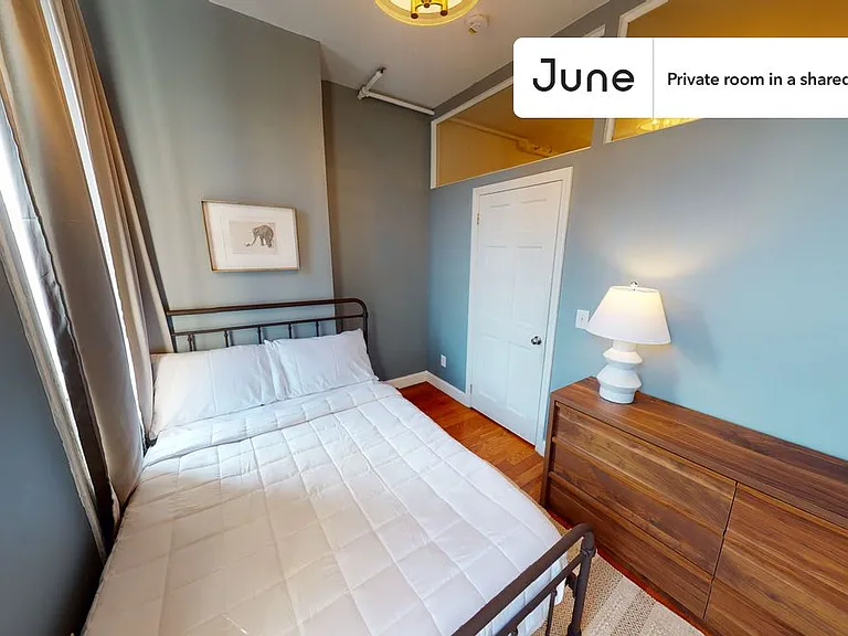31 Saint Marks Pl #B — Photo 3
