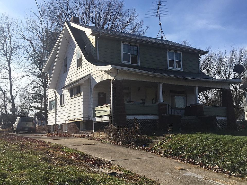 1st image of 227 E Lucius Ave
