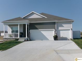 17511 Virginia St, Omaha, NE 68136