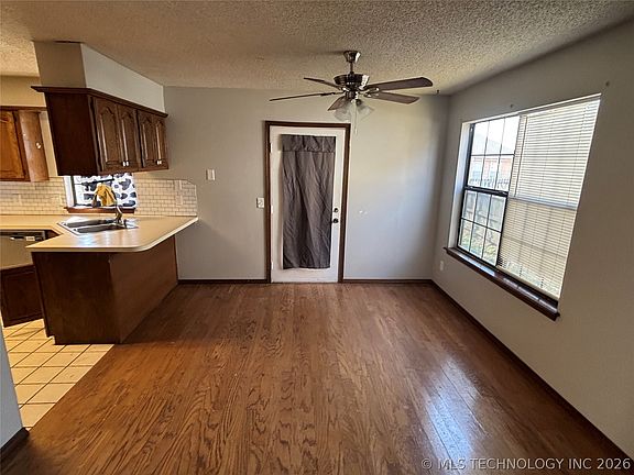 5th image of 1701 W Inglewood St