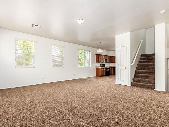 4th image of 3004 S 101st Ave