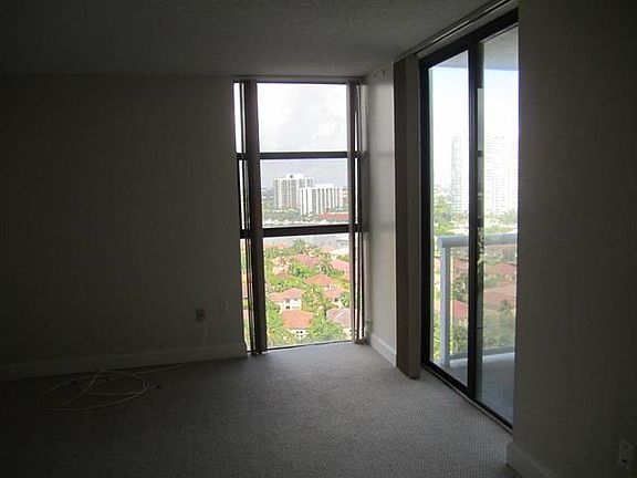 4th image of 20505 E Country Club Dr APT 1832