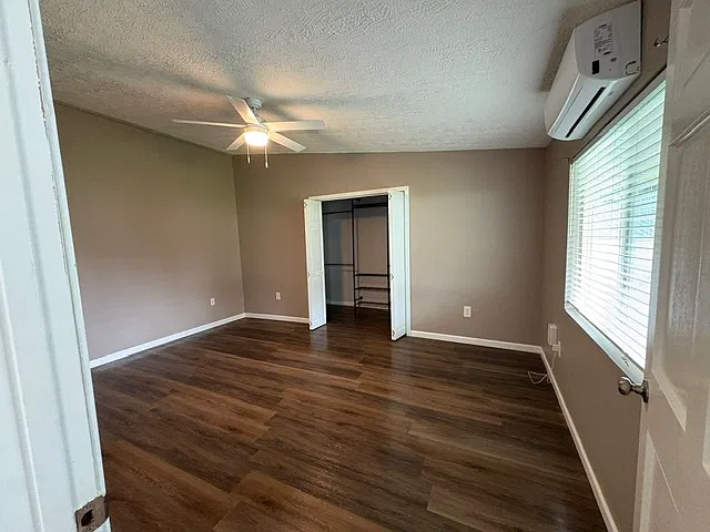 3 bed, 2000 sqft, $2,400 — Photo 3