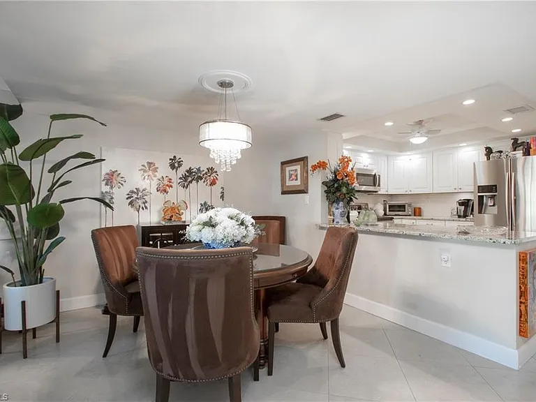 4200 Belair Ln #113 — Photo 4