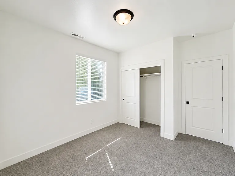 532 S 1080 W — Photo 13