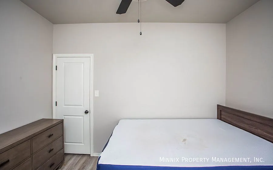 3 bedroom |2403 Quitman Ave #B — Photo 4