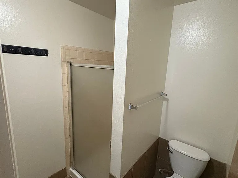 1748 E Laura Ave — Photo 8