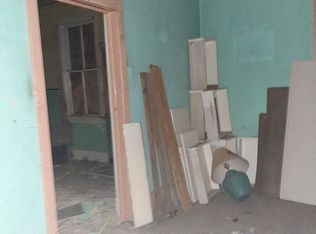 317 6th St W, Roundup, MT 59072