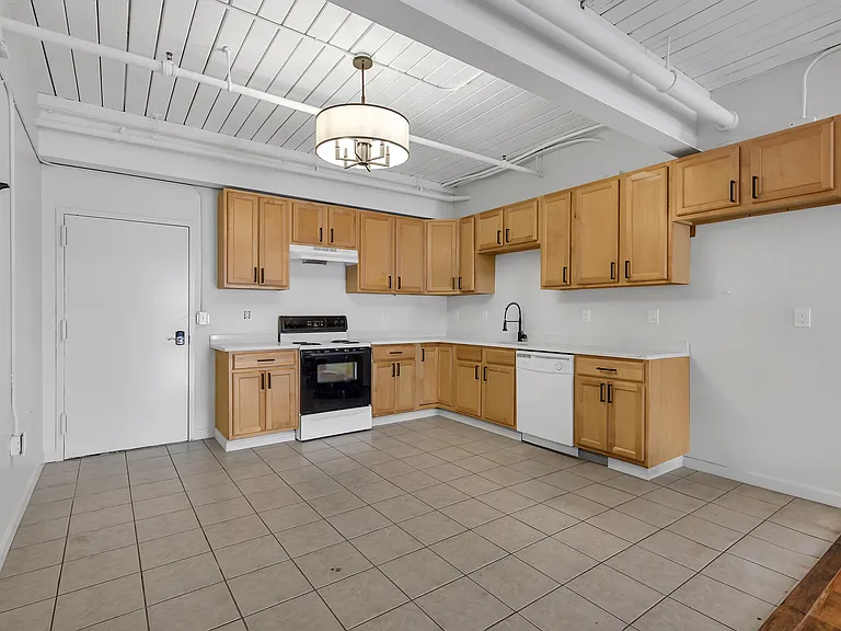 83 Main St #9 — Photo 2