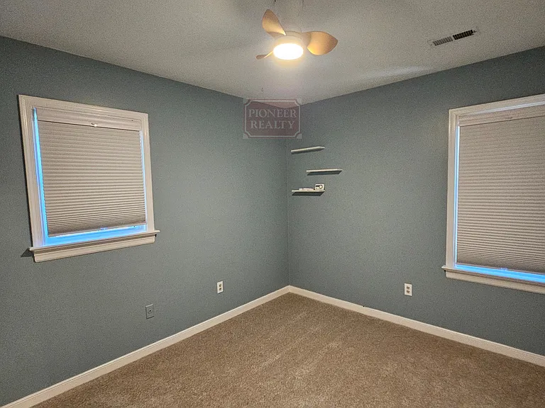 5305 Hill Dr — Photo 10
