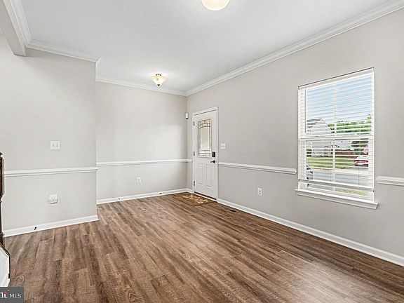 3rd image of 2527 Cornell Dr
