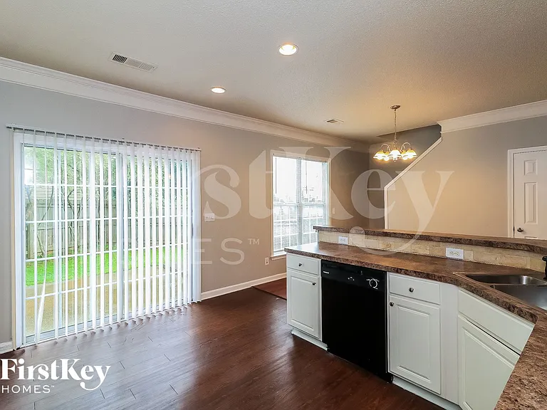 1658 Heyford Cir NW — Photo 6