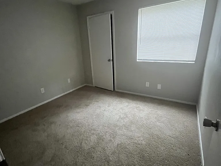 817 Bracewood Cir #B — Photo 6