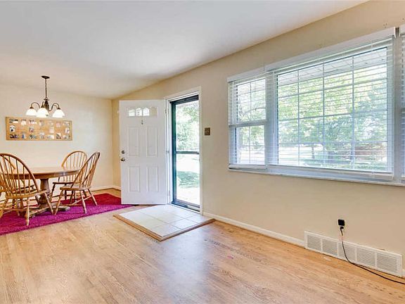 3rd image of 10032 Saint Simon Ct
