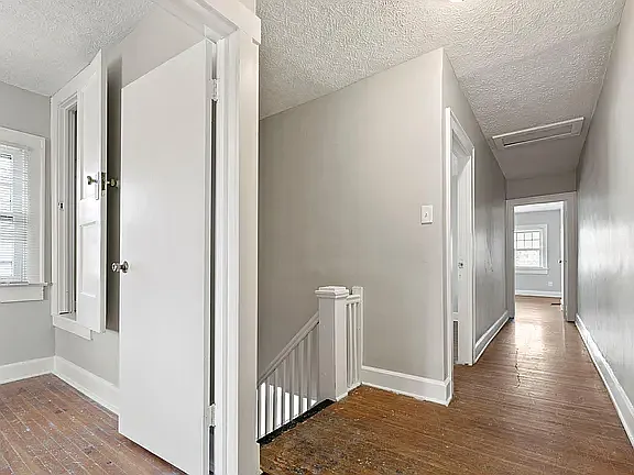 3 bed, 1200 sqft, $1,450 — Photo 3
