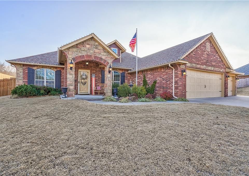 1st image of 3018 Creekview Dr
