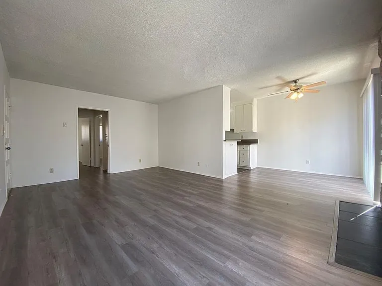 10856 Rose Ave #202 — Photo 4
