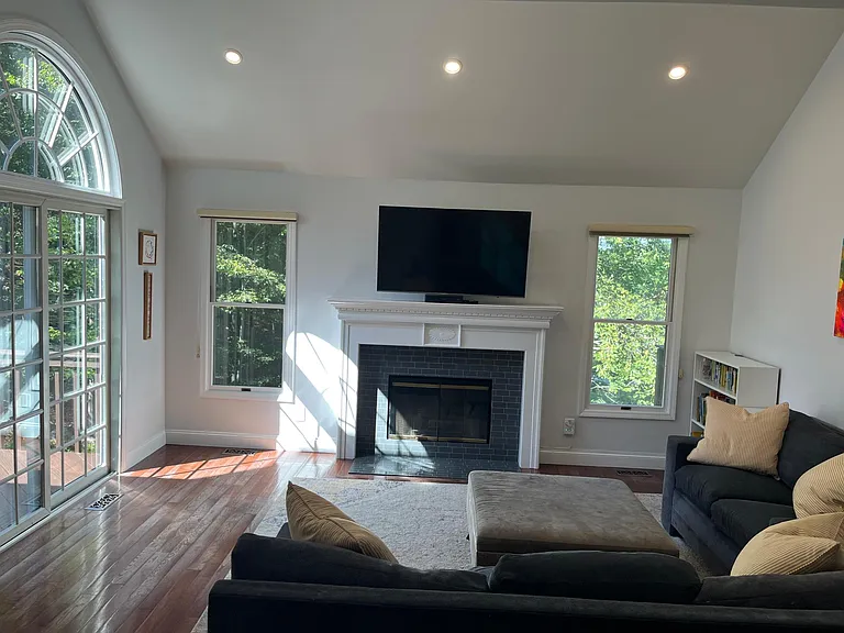 3001 Canterbury Way — Photo 2