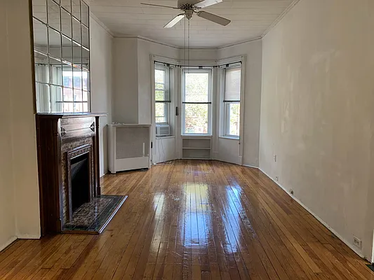 Rented by Remax Edge | media 3