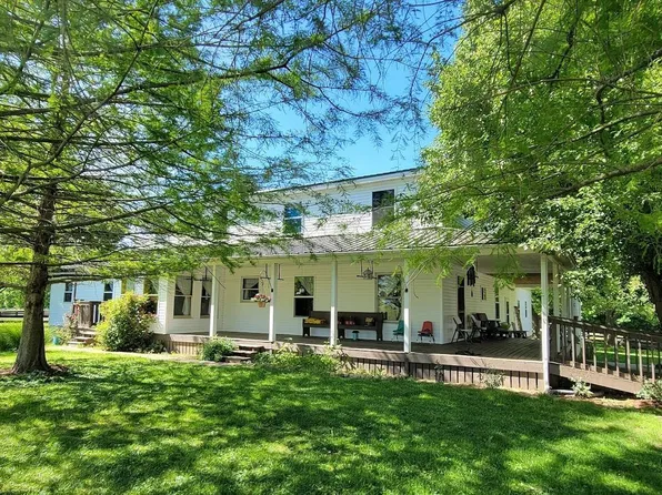 10282 E New Philadelphia Rd, Salem, IN 47167