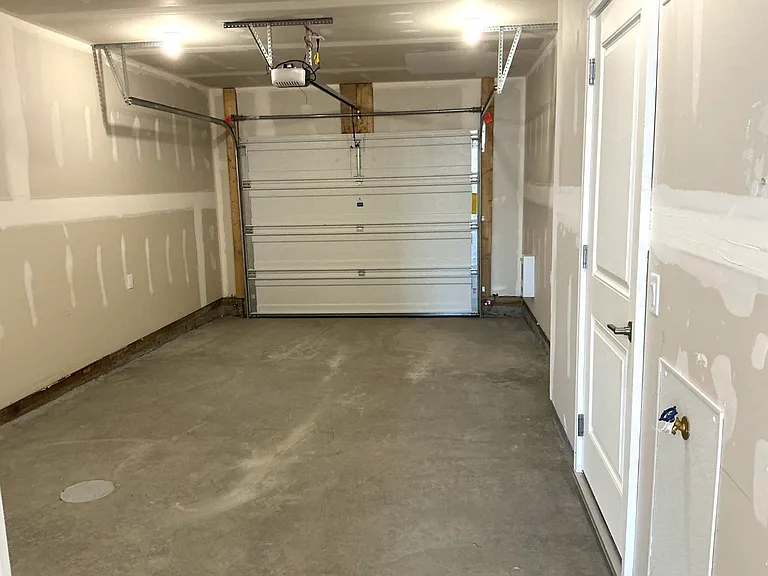 611 Mahogany Blvd SE — Photo 43