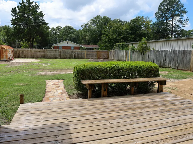 1808 W Higgins St — Photo 16
