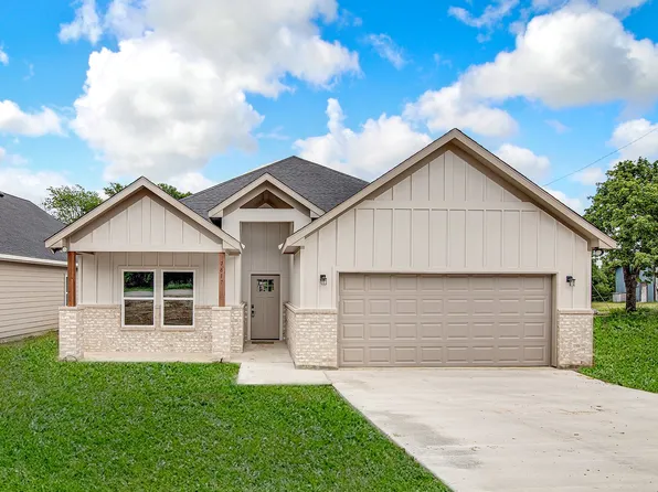 7817 Ella Young Dr, Fort Worth, TX 76135