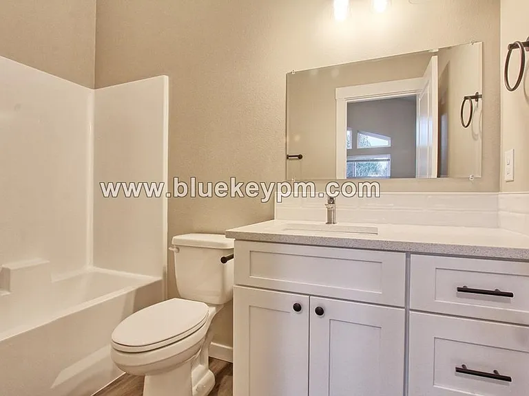 209 Cloverdale Rd #A — Photo 10