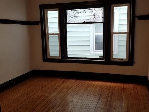 4th image of 875 Richmond Ave #1